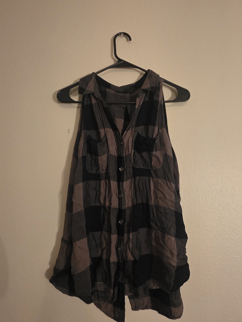 Rock & Republic Black and Taupe Plaid Sleeveless Button Tank